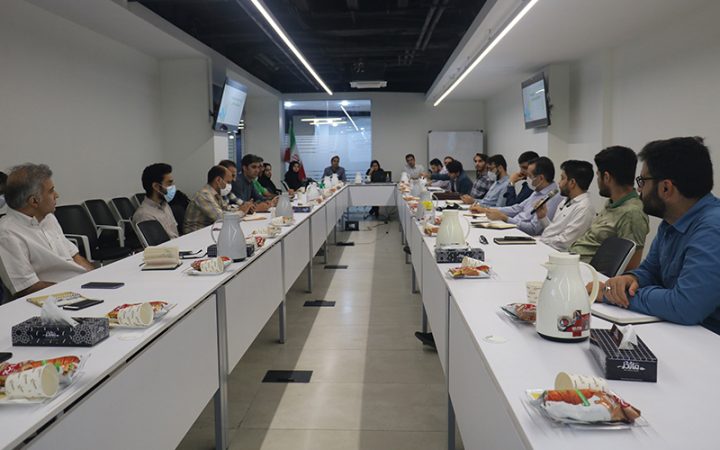 معرفی گرنت صندوق نوآوری و شکوفایی به شرکت‌های مستقر در ناحیه نوآوری شریف