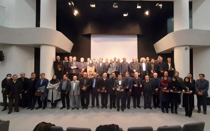 تقدیر از سه واحد فناور برگزیده پارک علم و فناوری شریف در مراسم تجلیل از برگزیدگان حوزه پژوهش و فناوری