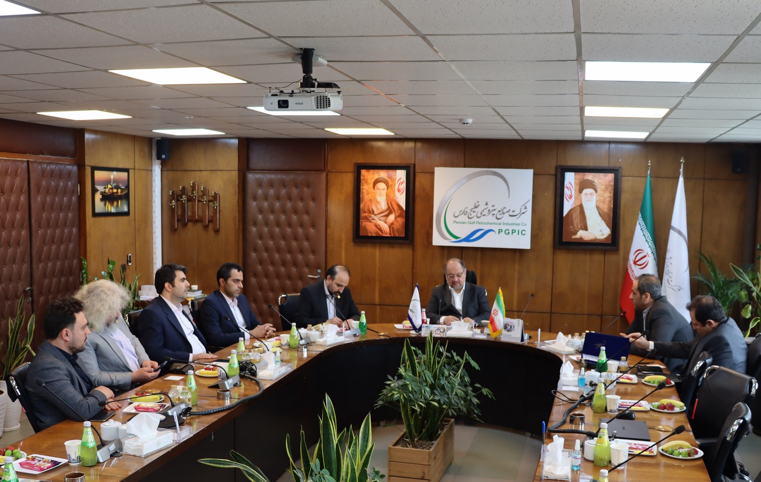 همکاری پارک شریف با هولدینگ خلیج فارس